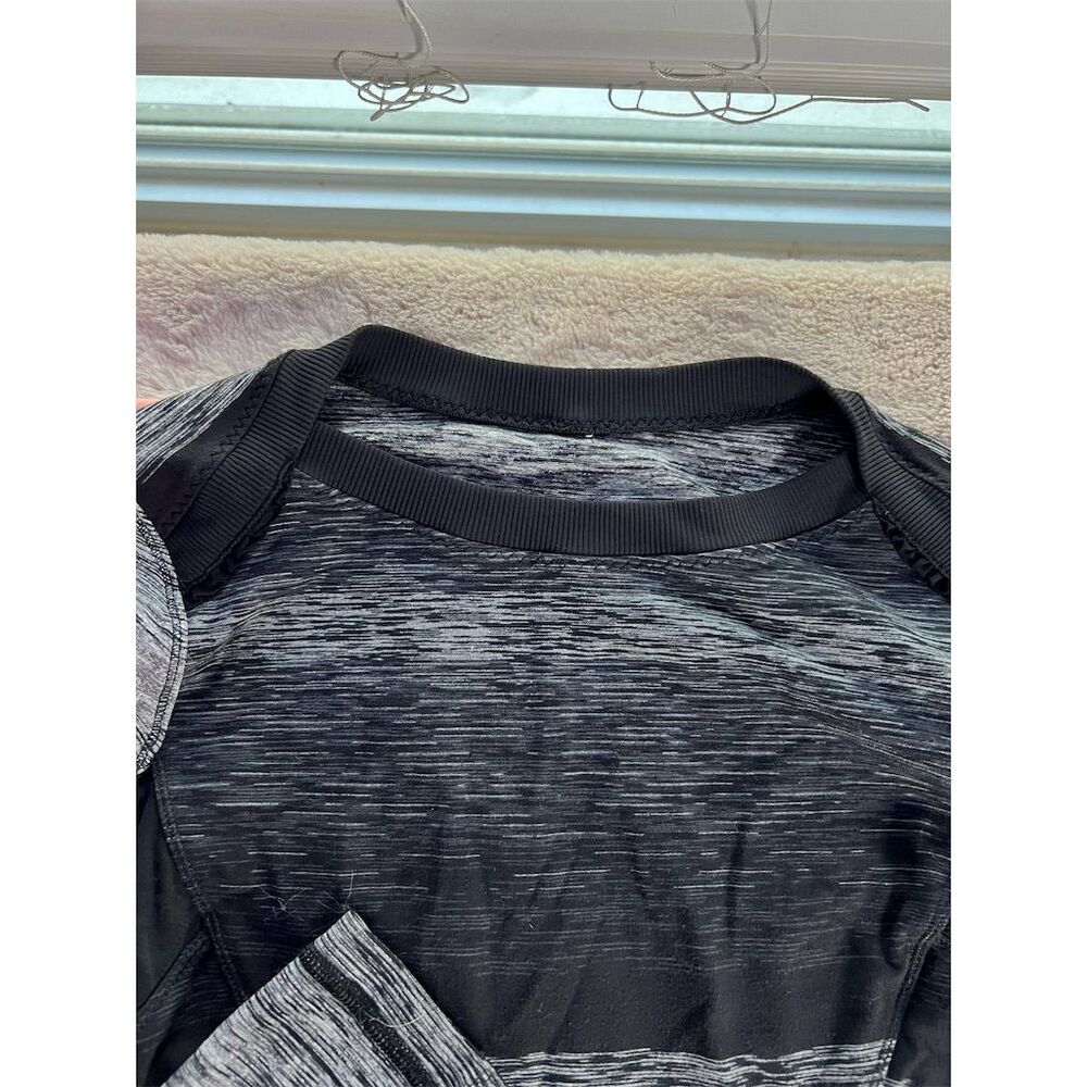 Lululemon Women's M Black Stripe Long Sleeve Pullover for Running Yoga - Picture 7 of 9